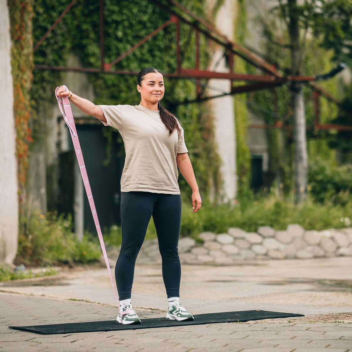 FITELASTIX® Premium Weerstandsband Lang - Voor Elk Niveau - Resistance Band - Sport Elastiek Fitness - Workout Elastiek - Met Handvatten - Thuis Sporten - Weerstand band 5-30kg - Stof - Roze